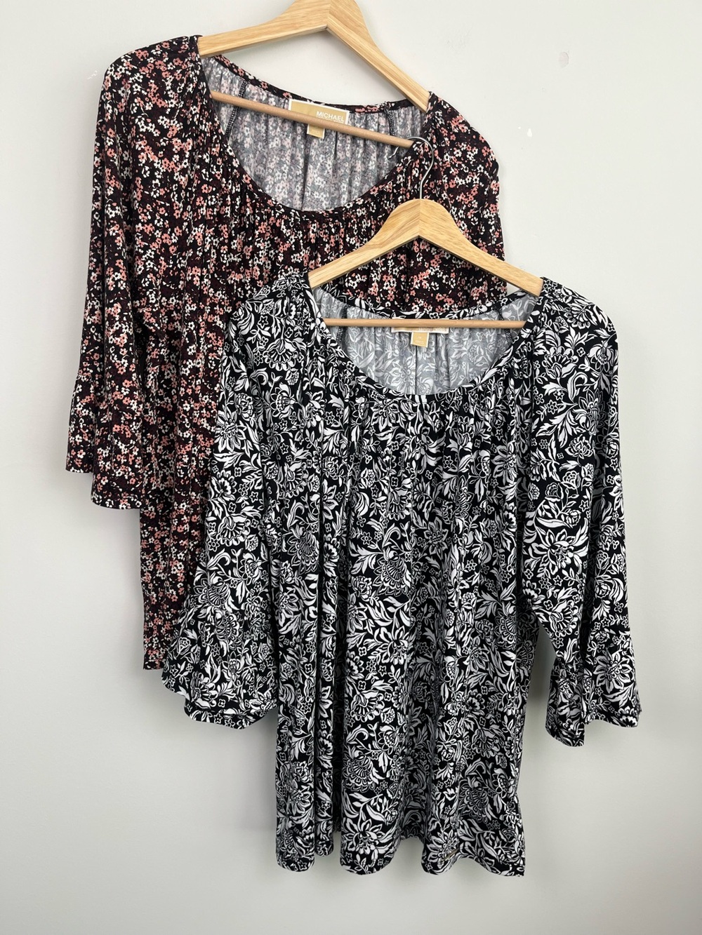 Bundle of 2 Michael Kors cotton modal floral 3/4 ruffle sleeve blouse tops, 1X.